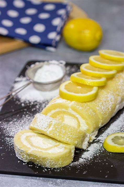 Lemon Cake Roll | RecipeLion.com