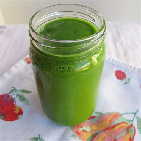 7 Amazingly Yummy and Healthy Wheatgrass Smoothie Recipes