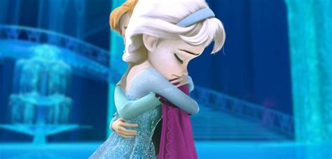 little elsa hug anna | Elsa, Disney princess, Disney characters