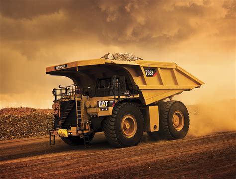 Caterpillar produces 5000th 793 mining truck - MINING.COM