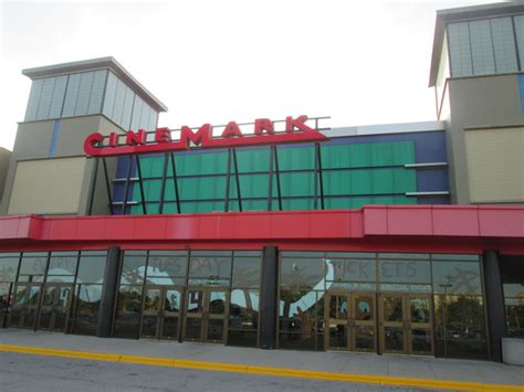 Cinemark Melrose Park in Melrose Park, IL - Cinema Treasures