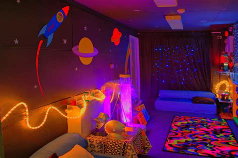 Pin by Niqi Linneman on Kinderopvang | Sensory room autism, Sensory bedroom, Sensory room