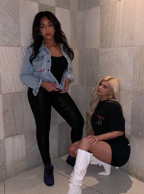 September 2017: Kylie and Jordyn get "married" in Peru. - The Complete ...