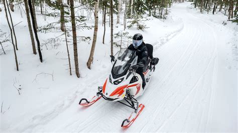 2025 Electric Snowmobile - Lynx