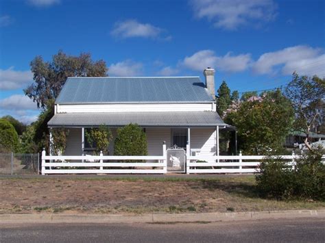 2 TARNAGULLA ROAD, Inglewood, Vic 3517 - Property Details