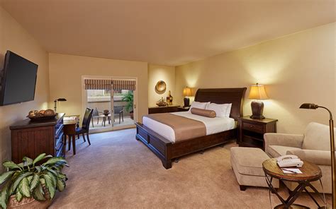 Hotel Rooms in Scottsdale AZ | Book Now | Scottsdale Plaza Resort