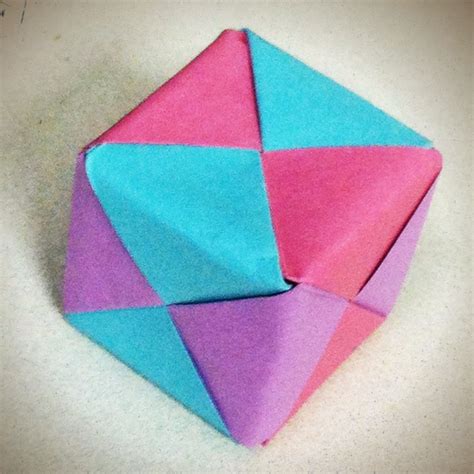 // Between the lines //: Origami paper cube :: a DIY | Sticky note crafts, Sticky note origami ...