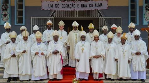 Vaticano: Papa Francisco recebeu bispos da Conferência Episcopal de ...