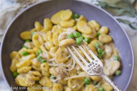 Parmesan Garlic Gnocchetti Sardi with Peas - Cooking with a Wallflower