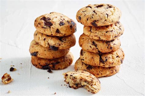 Refined sugar-free chocolate chip cookies