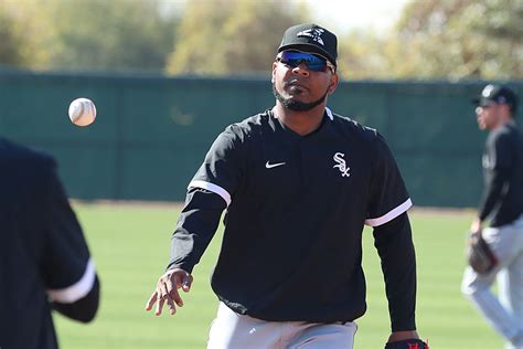 White Sox’ Edwin Encarnacion now dealing with sore right hip - Chicago ...