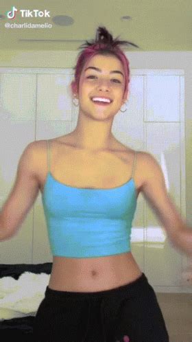 Tiktok Charli Damelio GIF - Tiktok Charli Damelio Dancing Girl ...