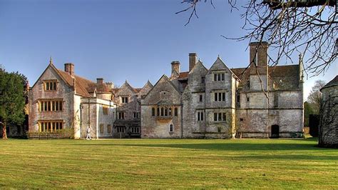 Athelhampton House contents auctioned after estate sale - BBC News