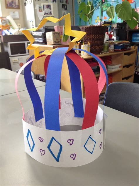 TeachKidsArt: Crazy Crowns | Crown crafts, Jubilee day, Queen birthday