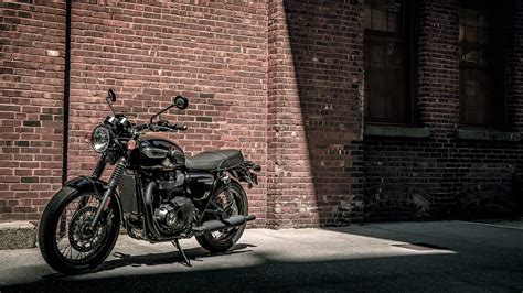 Triumph Bonneville T100 Black, Bonneville T120 Black coming in June