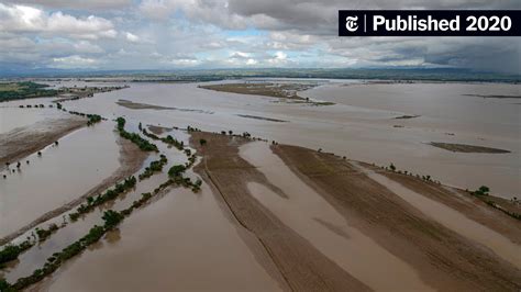 Devastating Floods Submerge the Philippines - The New York Times