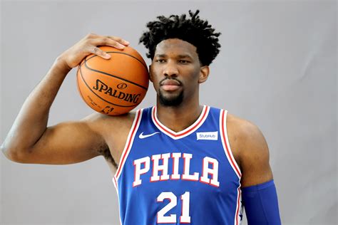 Sixers' Joel Embiid partakes in night tennis, runs on Philly streets