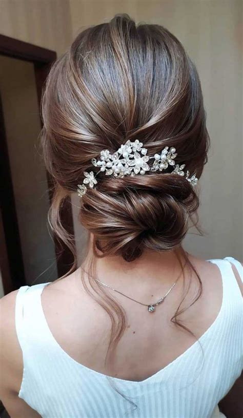 20 Easy and Perfect Updo Hairstyles for Weddings - EWI