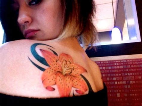 25 Amazing Tiger lily Tattoo Designs