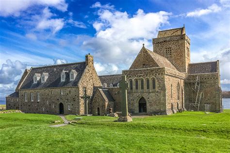 St. Columba and the Isle of Iona - Nawas Travel