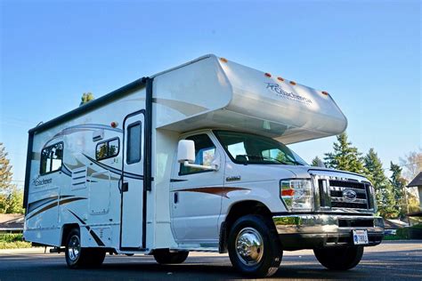 low miles and loaded 2013 Coachmen Freelander 21QB camper @ Campers for sale