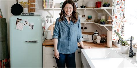 'Girl Meets Farm': Molly Yeh's Party-Trick Peanut Butter Cake Is 'Tasty With the Least Amount of ...