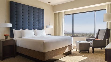 Deluxe Hotel in Phoenix, AZ – Hyatt Regency Phoenix