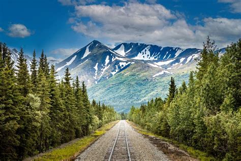 Railroad To Denali National Park, Alaska with Impressive Mountains ...