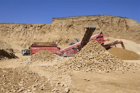 Quarrying - Hall Construction