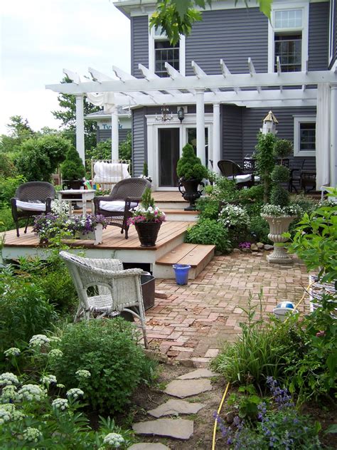 Great Outdoor Spaces - Patio + Porch Ideas | COCOCOZY