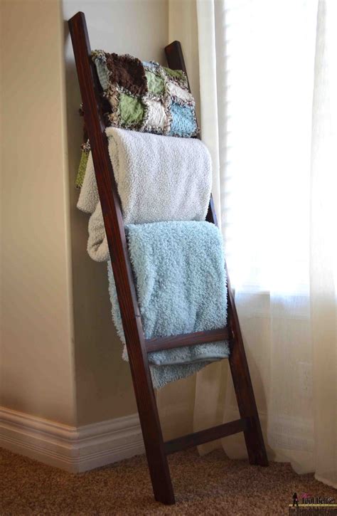 Remodelaholic | Build an Easy Blanket Ladder for just $5