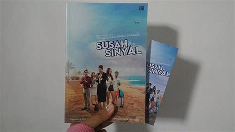 Review: Novel Susah Sinyal - Ika Natassa & Ernest Prakasa - Fashion Fimela.com