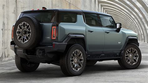 GMC unveils 2024 Hummer EV SUV