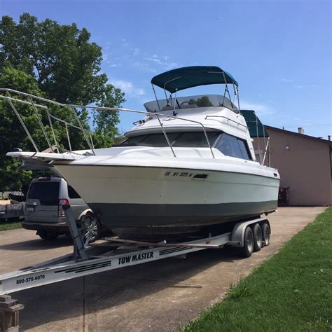 Bayliner 2450 Flying Bridge boat for sale from USA