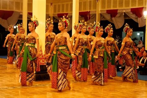 Tari Serimpi-Yogyakarta ~ Tari di Indonesia