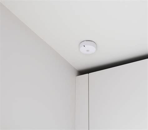 Smoke Detector DIY | ADT Home Security Equipment Self-Setup