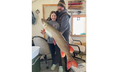 Young angler's triumph: 10-year-old girl lands massive surprise muskie ...