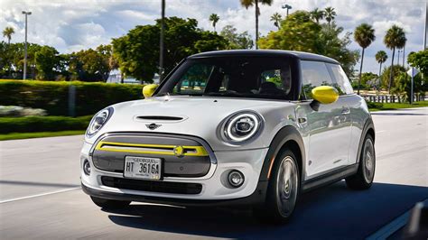 MINI Cooper SE Electric Car 'Drive Til Dead' Range Test Nets 132 Miles