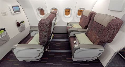 EVA Air Airbus A321 business class (Hong Kong-Taipei) - Executive Traveller