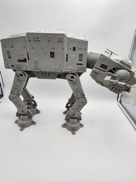 Vintage 1981 Star Wars ESB Kenner AT-AT Walker - Complete, Working ...