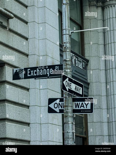 New York Street Signs Stock Photo - Alamy