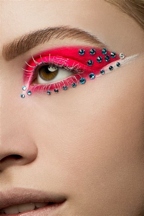 Eye Rock | Colorful eye makeup, Rock makeup, Eye makeup