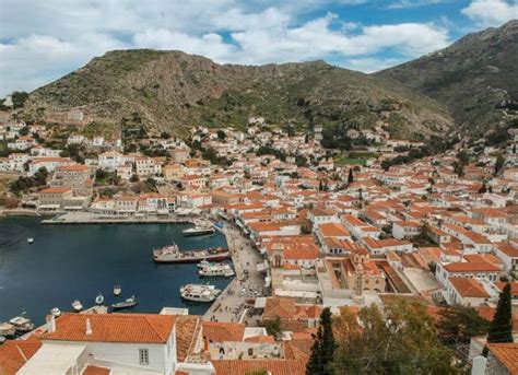 How to Take the Athens to Hydra Ferry from Piraeus