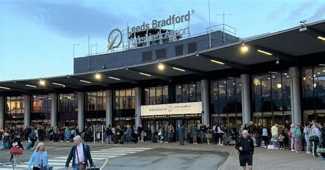 Leeds Bradford Airport departures live as 'long queues' at LBA on Jubilee Sunday - Leeds Live