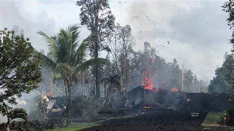 Earthquakes rock Hawaii as volcano erupts | Fox News Video