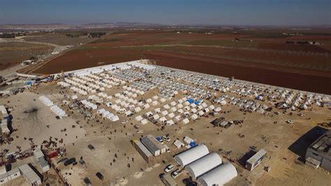 PHOTO: Refugee camp being set up on the Syrian side of the Turkish ...