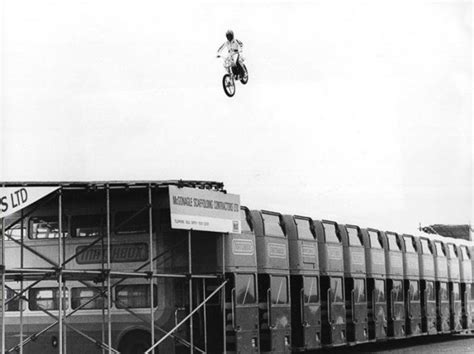 Extreme Motorcycle Stunts (29 pics)