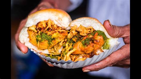 Famous Vada Pav Near Me / Vada pau bread and green sauce on a plate in ...