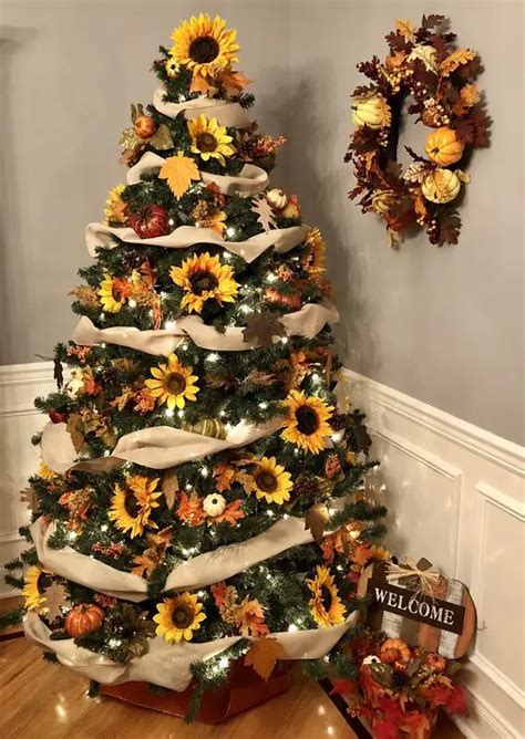 25 Cozy Fall And Thanksgiving Tree Decor Ideas - Shelterness