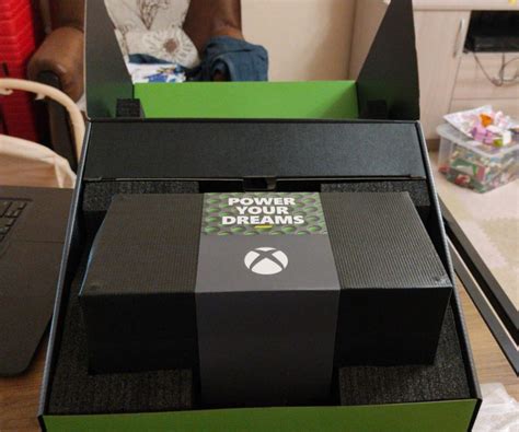 Primer Vistazo y Unboxing a la consola Xbox Series X - Surtido